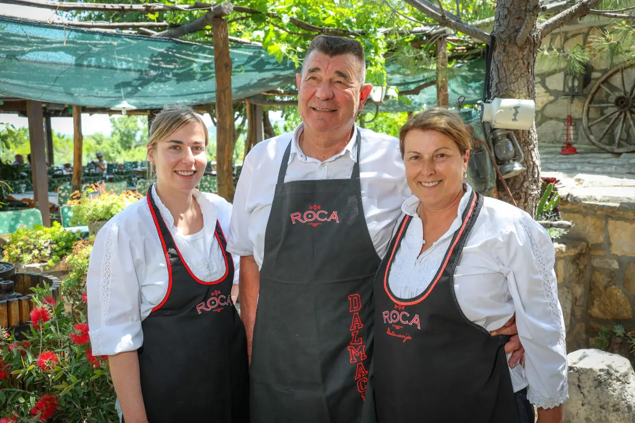 Roca Estate 02