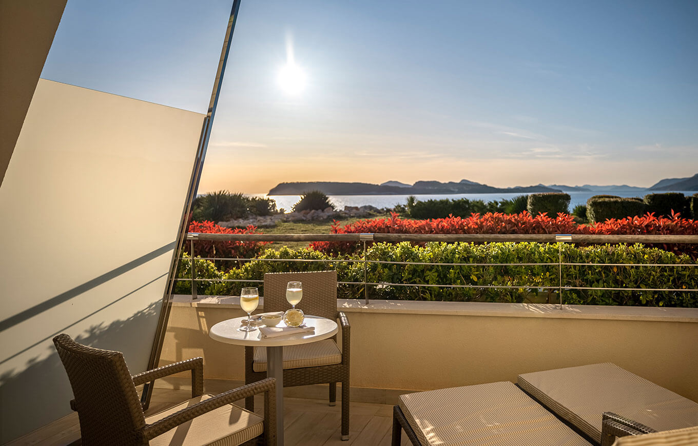Objekti_Dubrovnik_VDPresident_V4_gallery_president-hotel-room-for-4-seaview-del-03