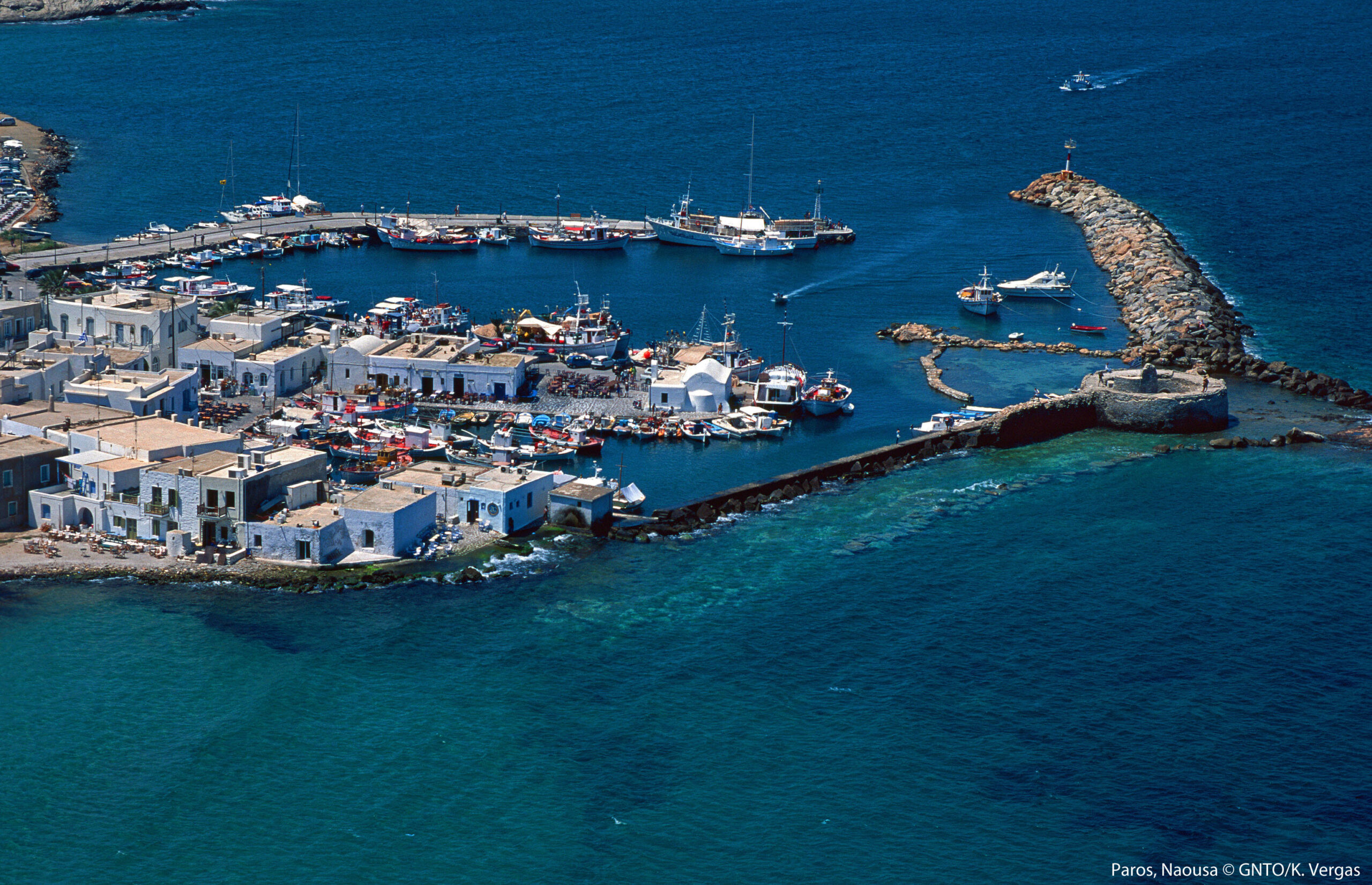 Paros_Naousa_photo K Vergas